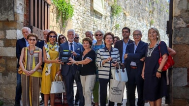 Mura di Pisa cardioprotette: donati 5 defibrillatori installati sul percorso in quota
